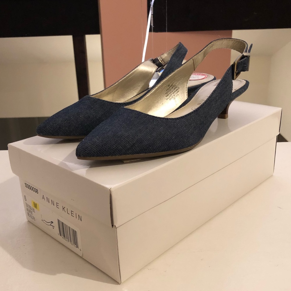 Anne Klein Expert Pump Kitten Heel Navy Denim 6